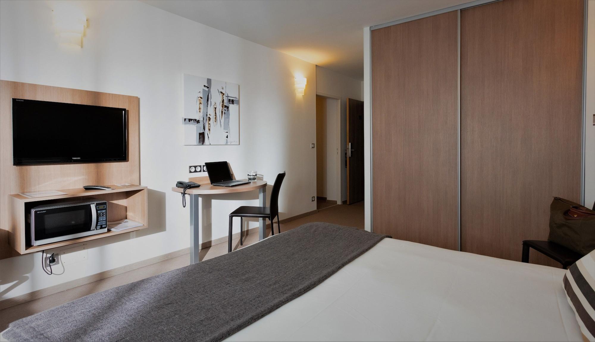 Forme-hotel & Montpellier Sud-est - Parc Expositions - Arena Hotel 3*